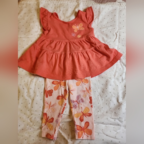 Carter's Baby Girl Outfit - 9 months - Picture 7 of 7